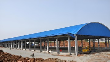 拱形波紋鋼屋蓋：多領域應用的建筑解決方案